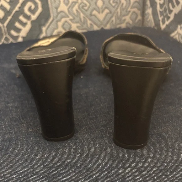 Gucci Women's Black and Tan Heels - Picture 2 of 7